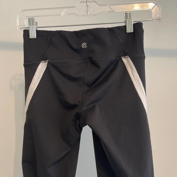Champion Black and White Ankle Leggings with leg pockets Size Small - Picture 4 of 6